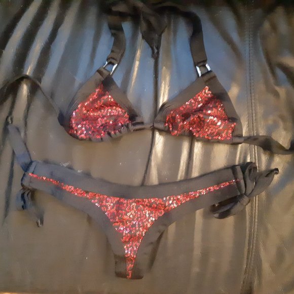 Gorgeous Sequin Bikini/Costume - Picture 1 of 3